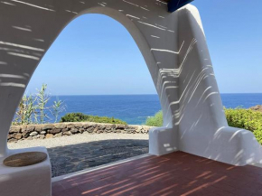 Pantelleria, villetta sul mare